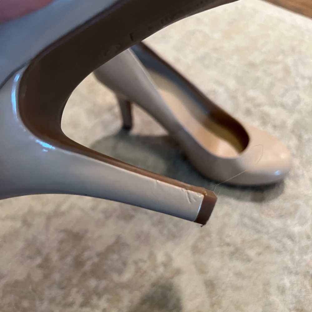 Heels - Picture 4 of 5
